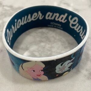 Disney’s Alice in Wonderland rubber band bracelet